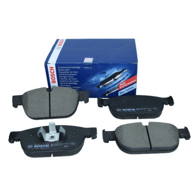 BOSCH KLOCKI HAMULCOWE VOLVO PRZÓD S60 2,0 19-